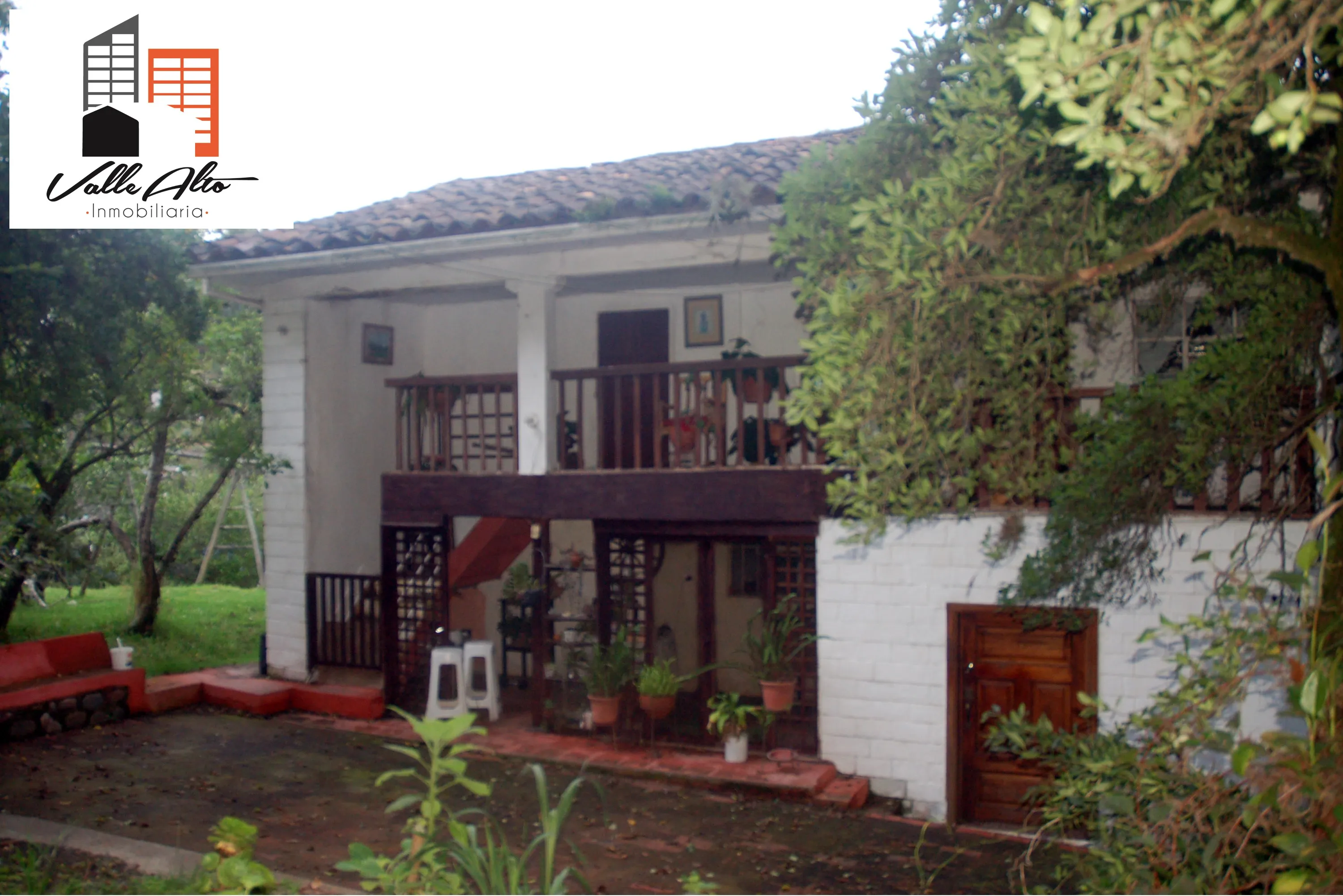TERRENO AMPLIO EN MIRAFLORES, IDEAL PARA PROYECTO INMOBILIARIO. - 1