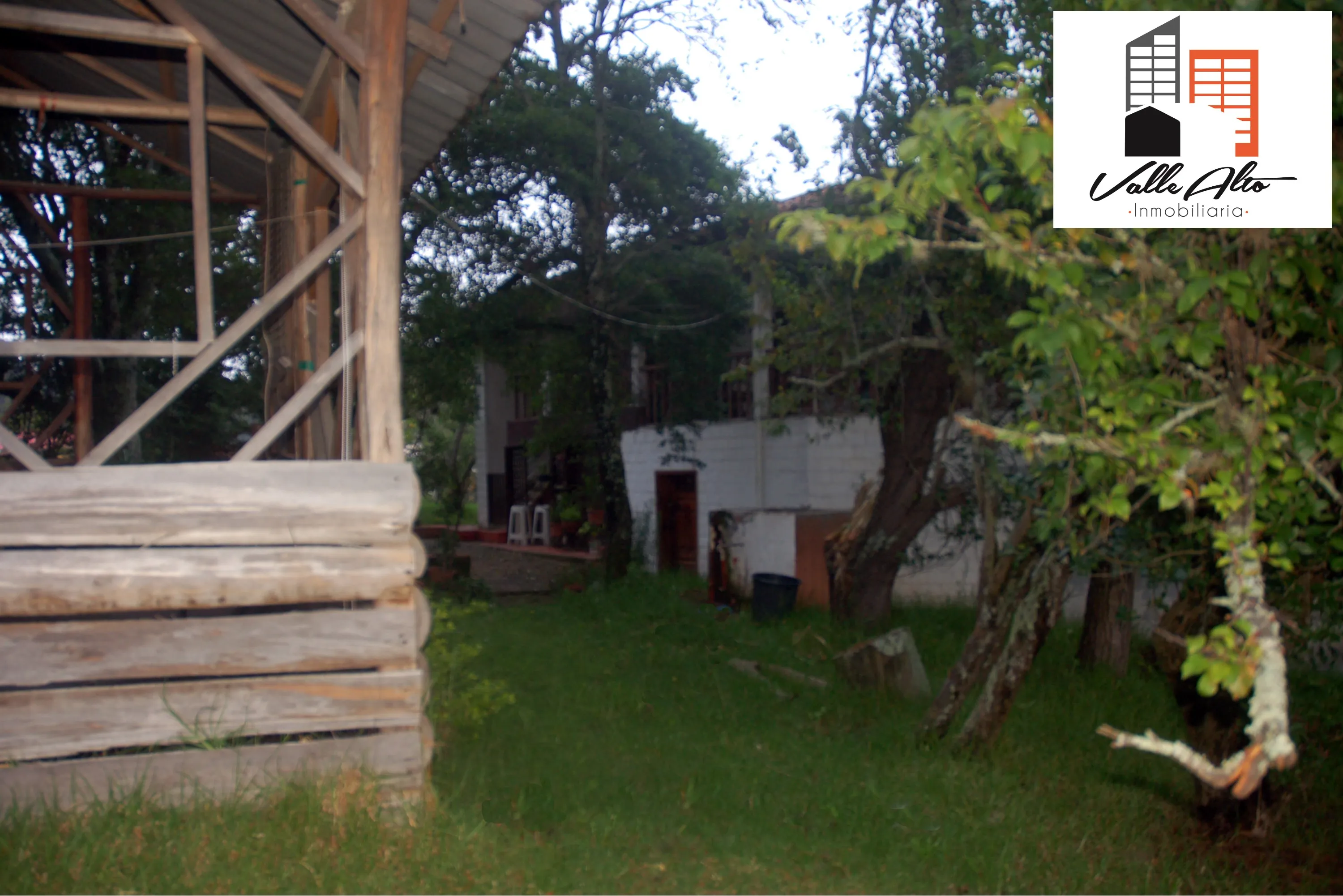 TERRENO AMPLIO EN MIRAFLORES, IDEAL PARA PROYECTO INMOBILIARIO. - 2