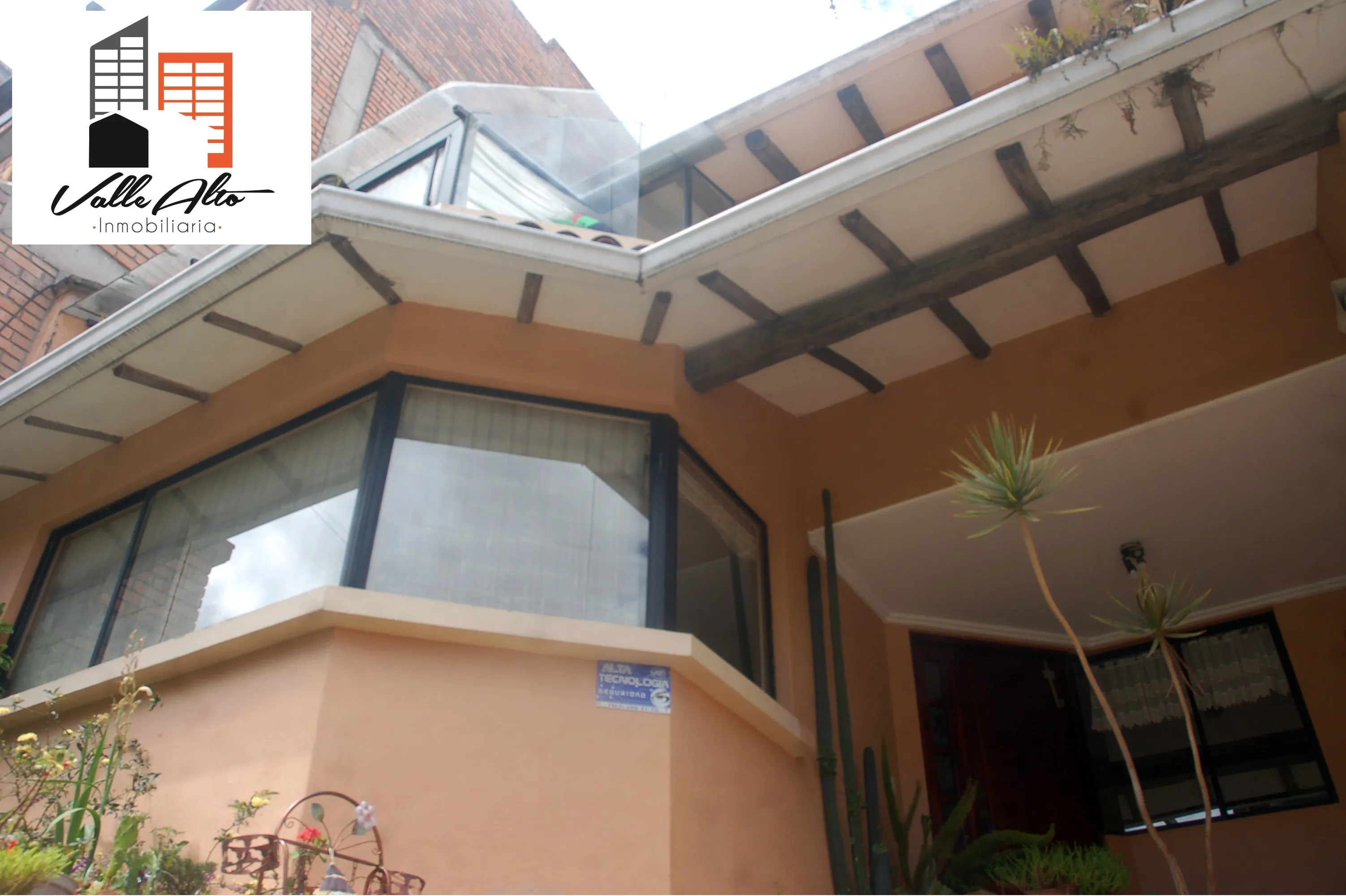 CASA AMPLIA CERCA DEL MALL DEL RIO Y DEL MALL DEL ALTO. - 7