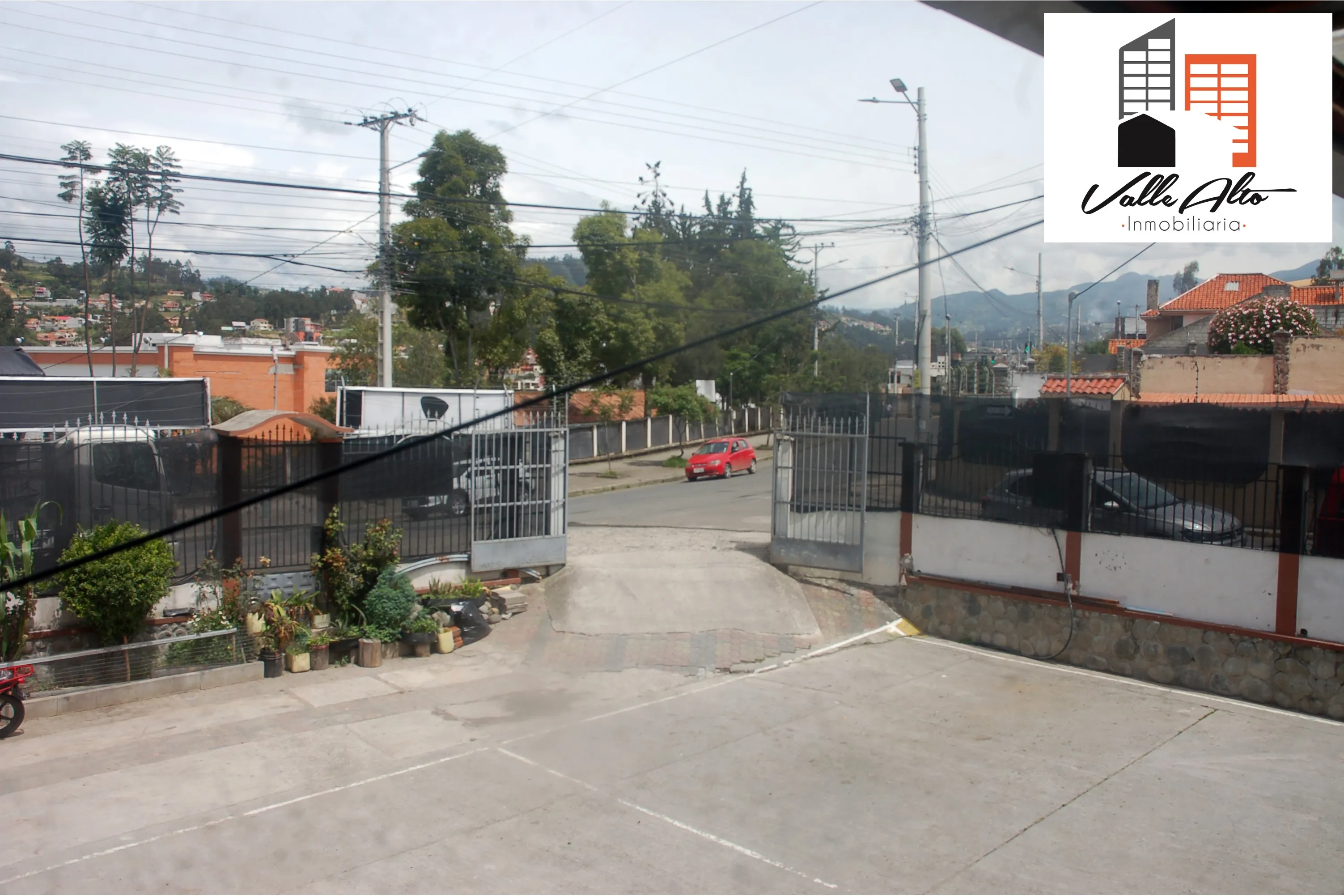 CASA ESQUINERA EN AZOGUES IDEAL PARA EMPRESA O NEGOCIO. - 11