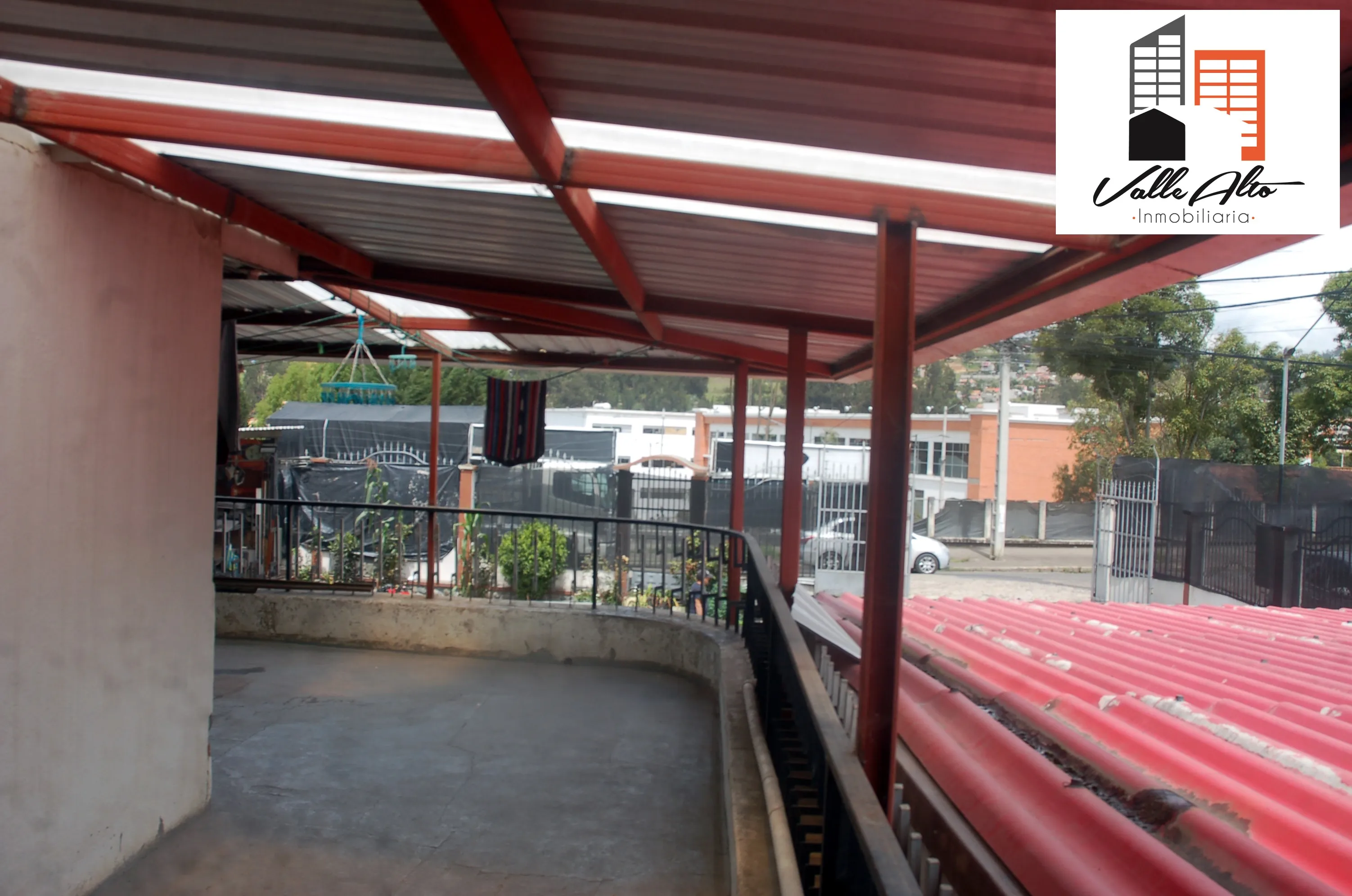 CASA ESQUINERA EN AZOGUES IDEAL PARA EMPRESA O NEGOCIO. - 10