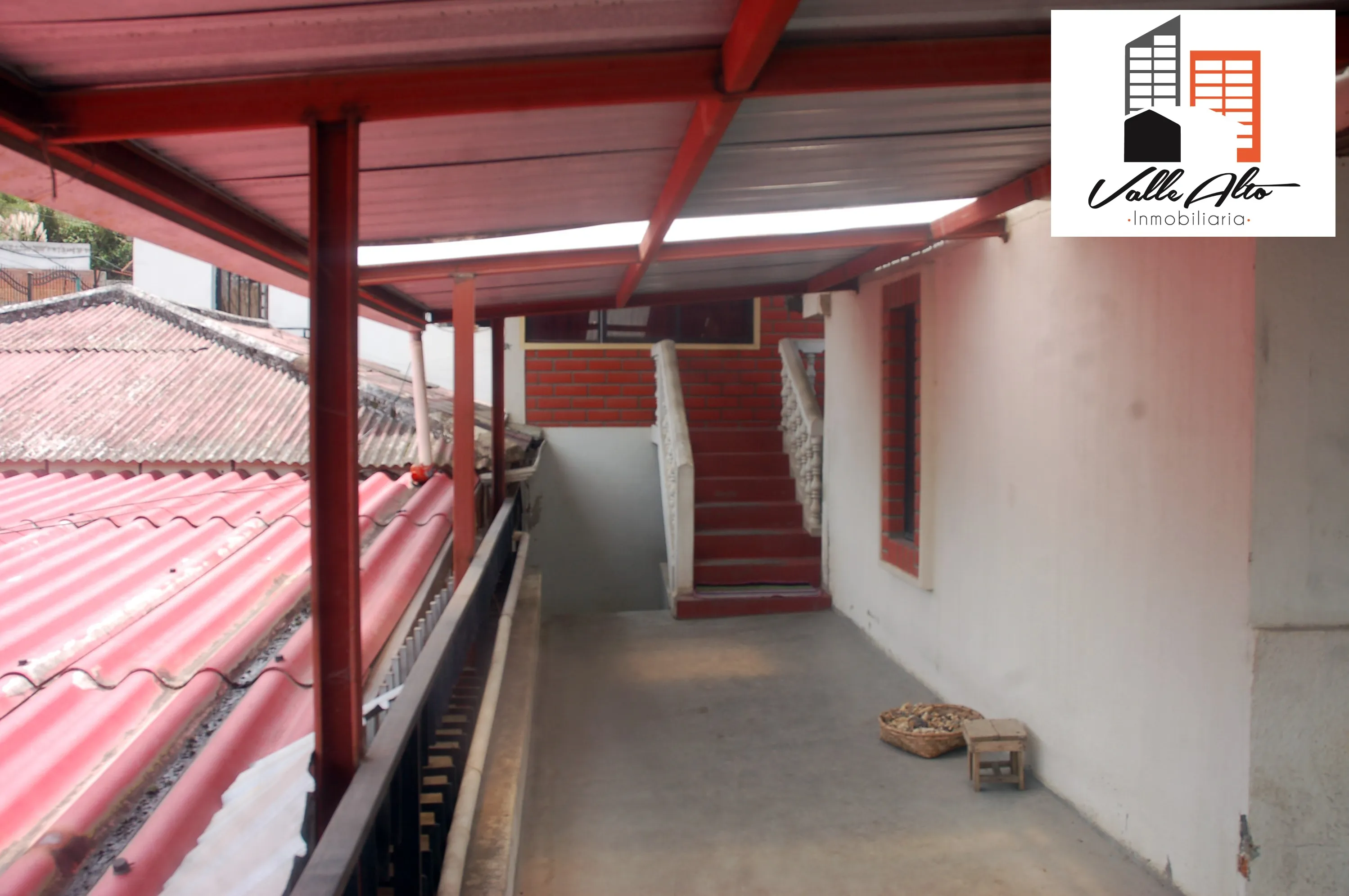 CASA ESQUINERA EN AZOGUES IDEAL PARA EMPRESA O NEGOCIO. - 12