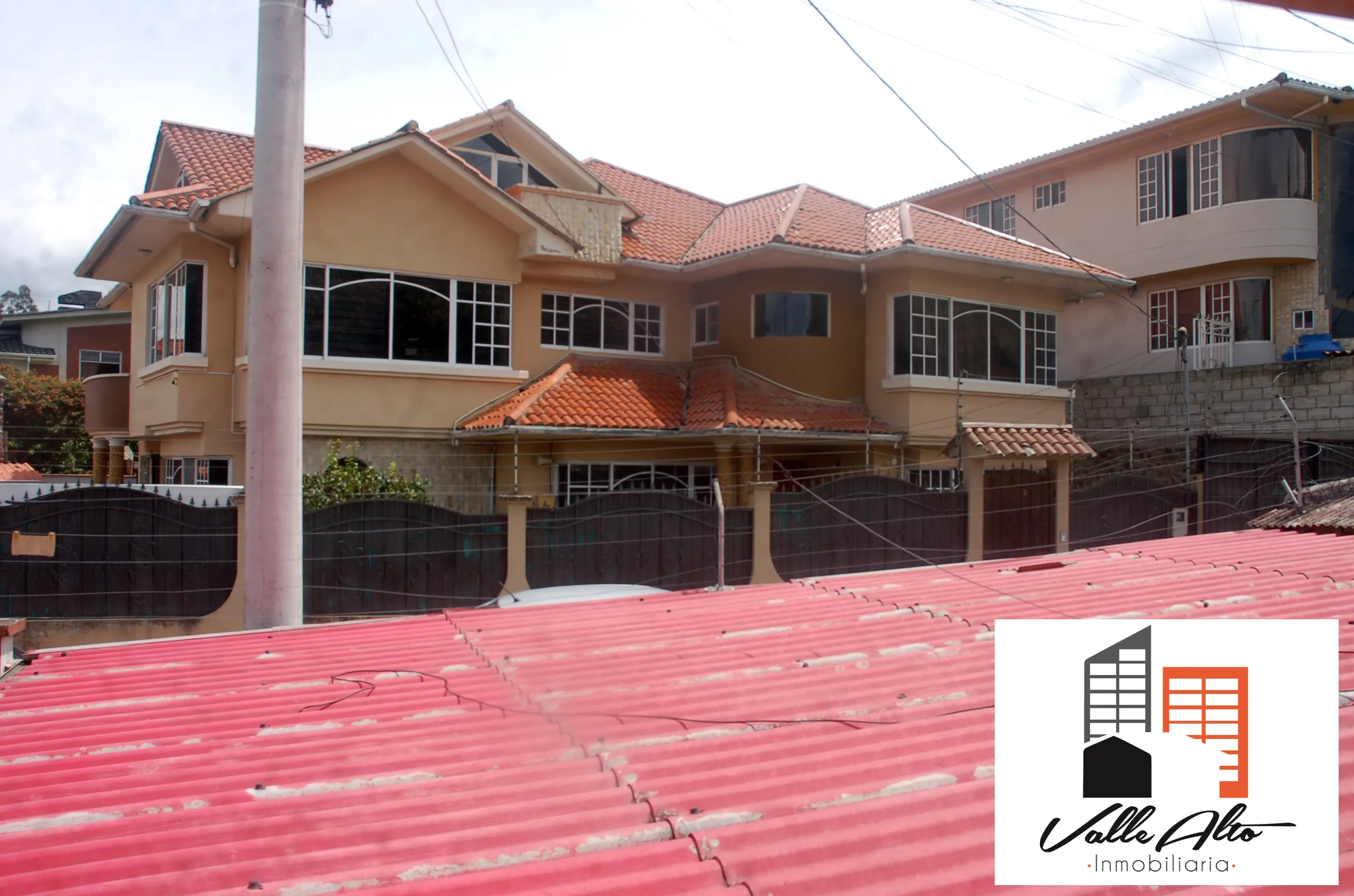 CASA ESQUINERA EN AZOGUES IDEAL PARA EMPRESA O NEGOCIO. - 15