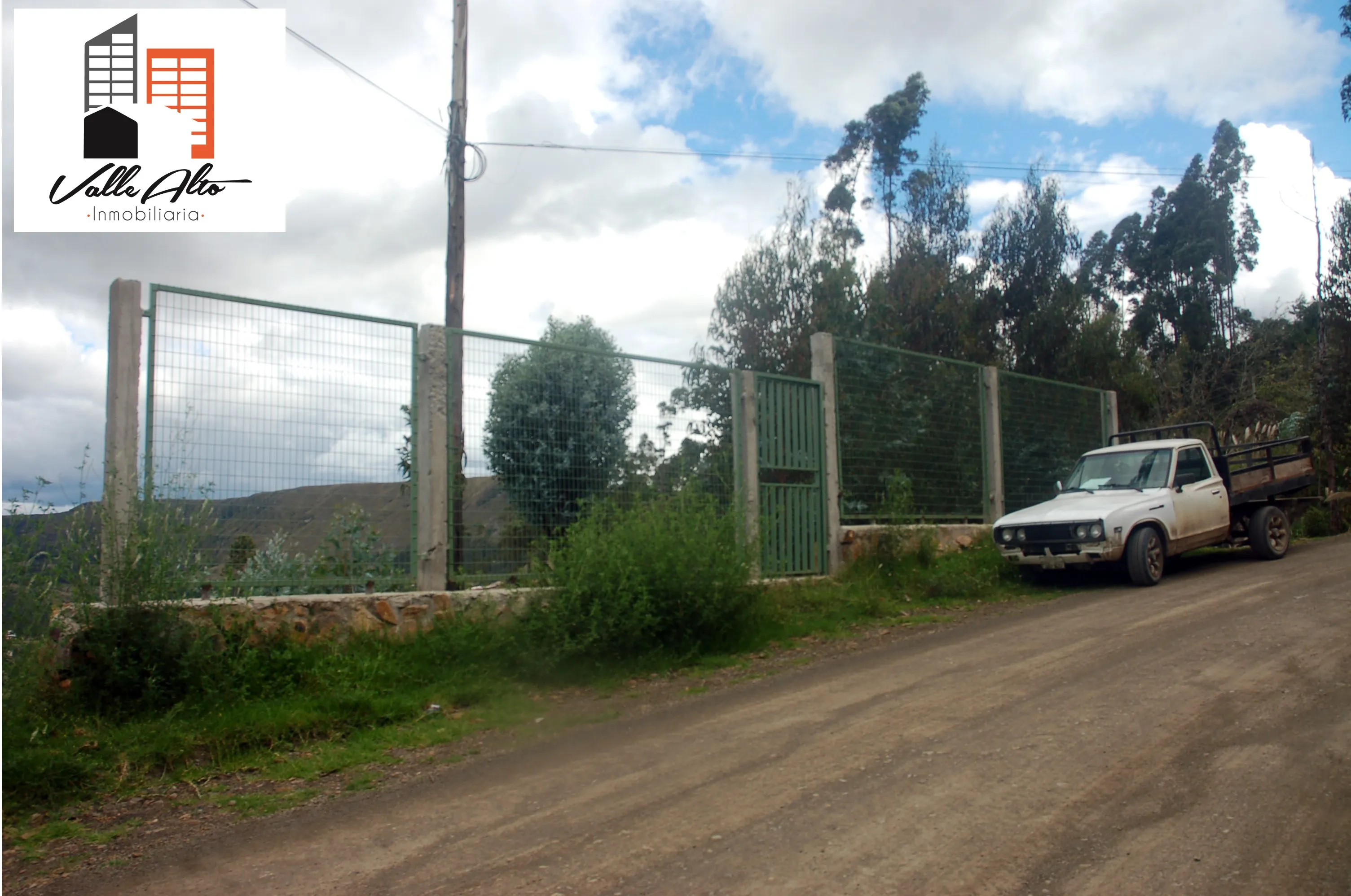 AMPLIO TERRENO EN SIGSIPAMBA. - 12