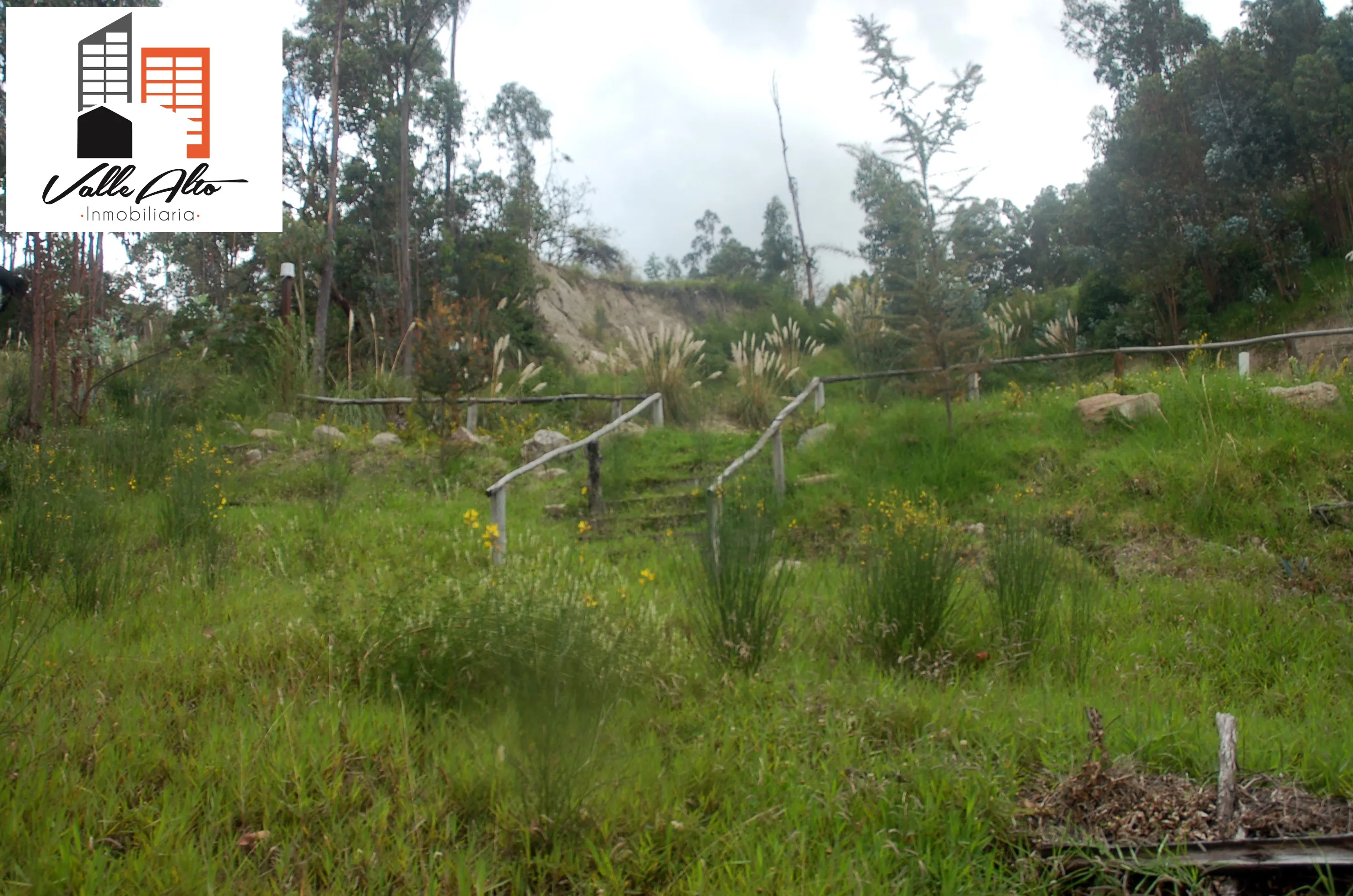 AMPLIO TERRENO EN SIGSIPAMBA. - 8
