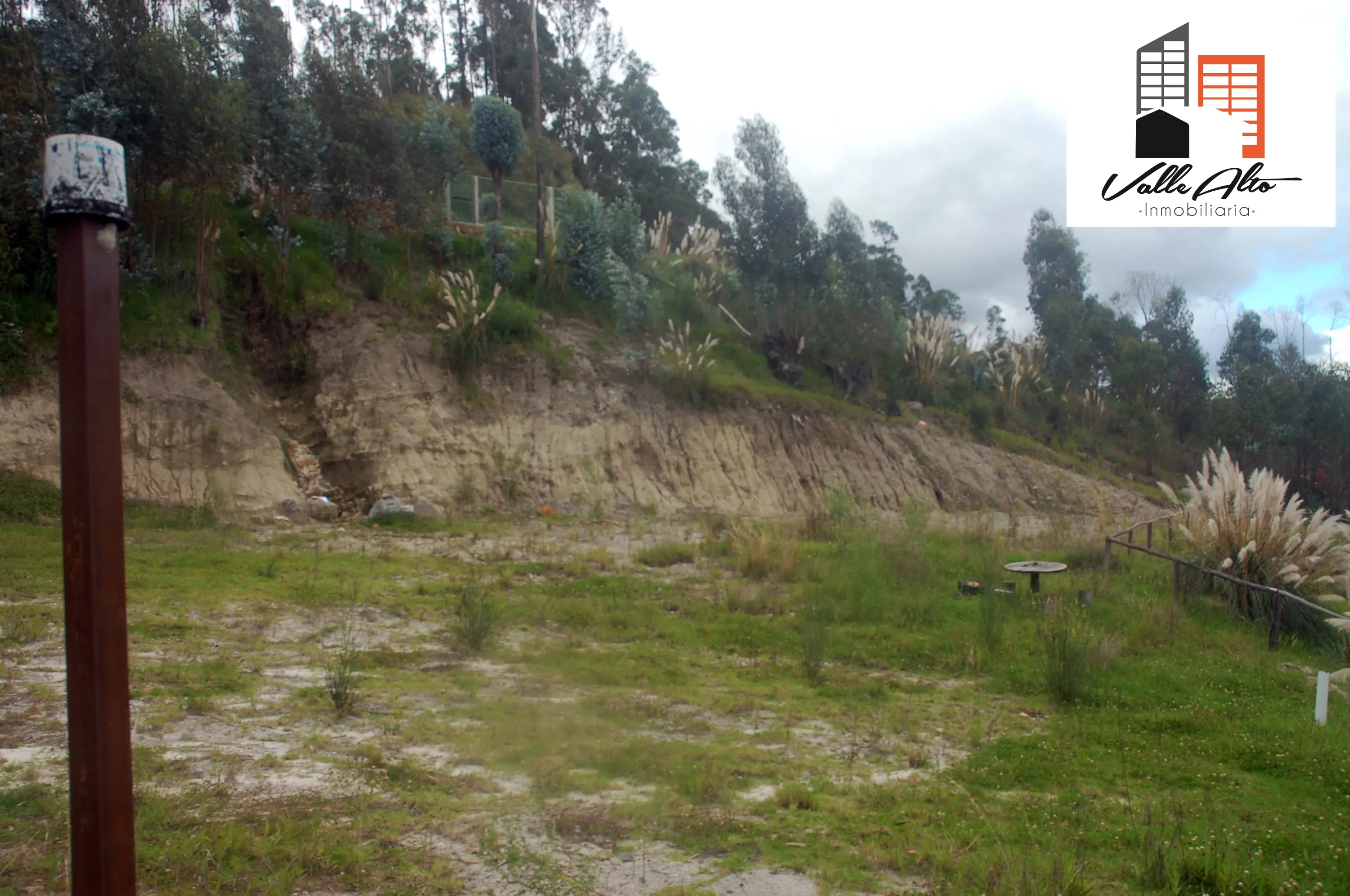 AMPLIO TERRENO EN SIGSIPAMBA. - 11