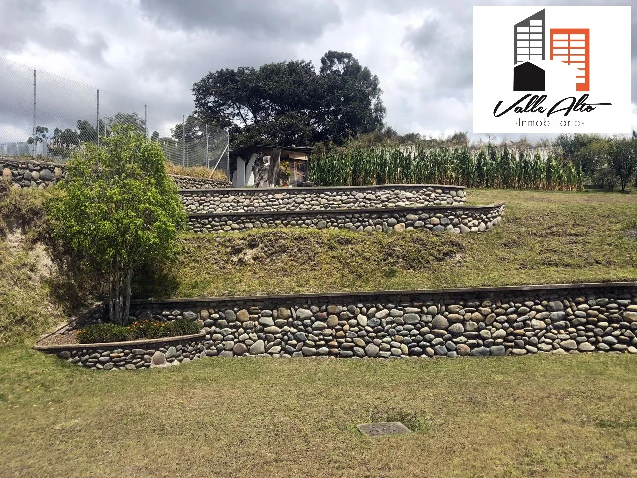 AMPLIO TERRENO EN CHALLUABAMBA. - 10