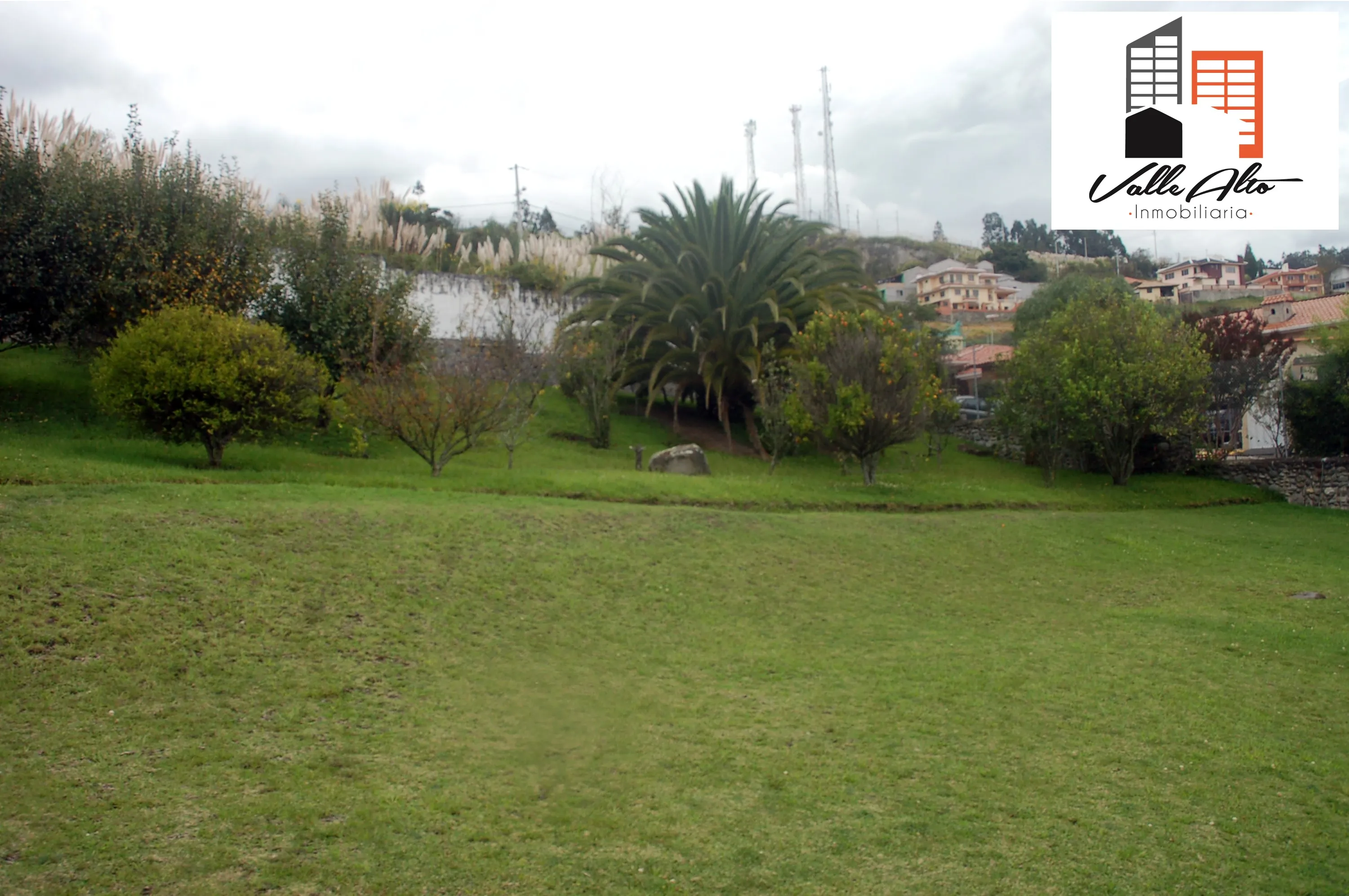 AMPLIO TERRENO EN CHALLUABAMBA. - 3