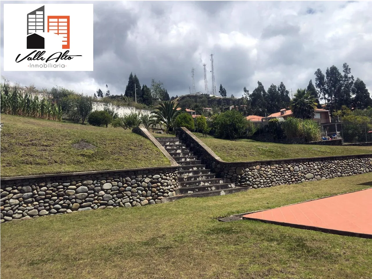 AMPLIO TERRENO EN CHALLUABAMBA. - 6