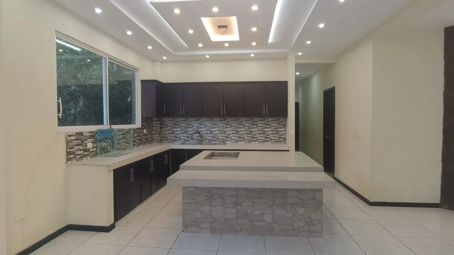 HERMOSA CASA EN VENTA EN JURUMBAINO, MORONA SANTIAGO - 8