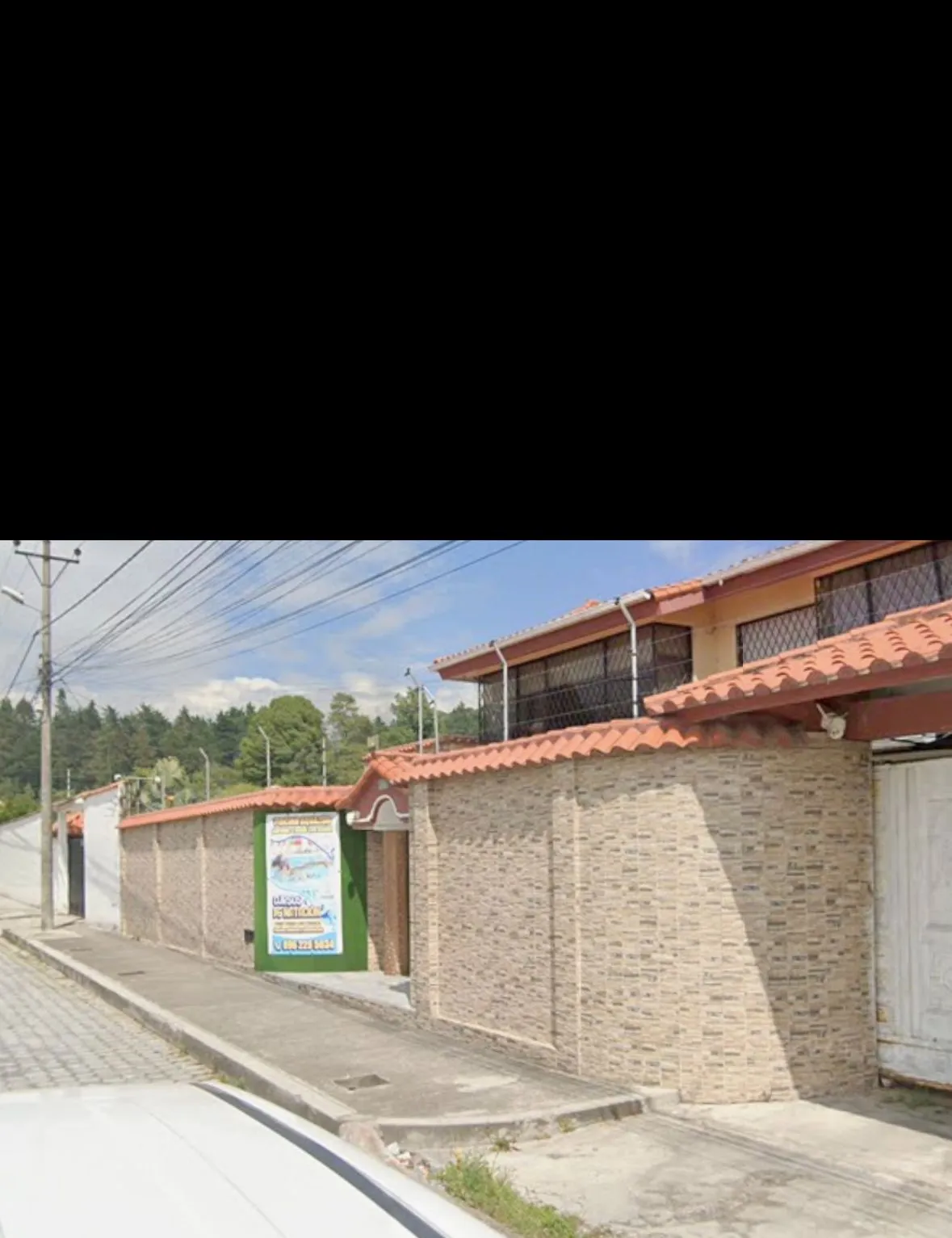 AMPLIA PROPIEDAD DE 980 m² CON PISCINA TEMPERADA, SAUNA, TURCO Y MÚLTIPLES UNIDADES INDEPENDIENTES - 1