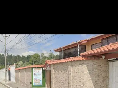 AMPLIA PROPIEDAD DE 980 m² CON PISCINA TEMPERADA, SAUNA, TURCO Y MÚLTIPLES UNIDADES INDEPENDIENTES