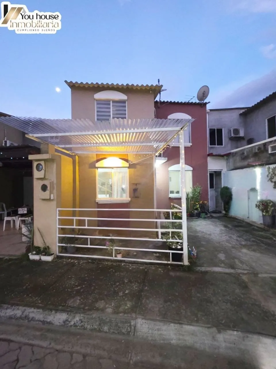🏠 VENTA URGENTE – CASA DE 2 PISOS EN VILLA DEL REY, DAULE 📍 Urbanización Villa del Rey – Etapa Felipe 🏡 Modelo Palacio 3, con ampliaciones 💰 USD 85.000 NEGOCIABLES - 1