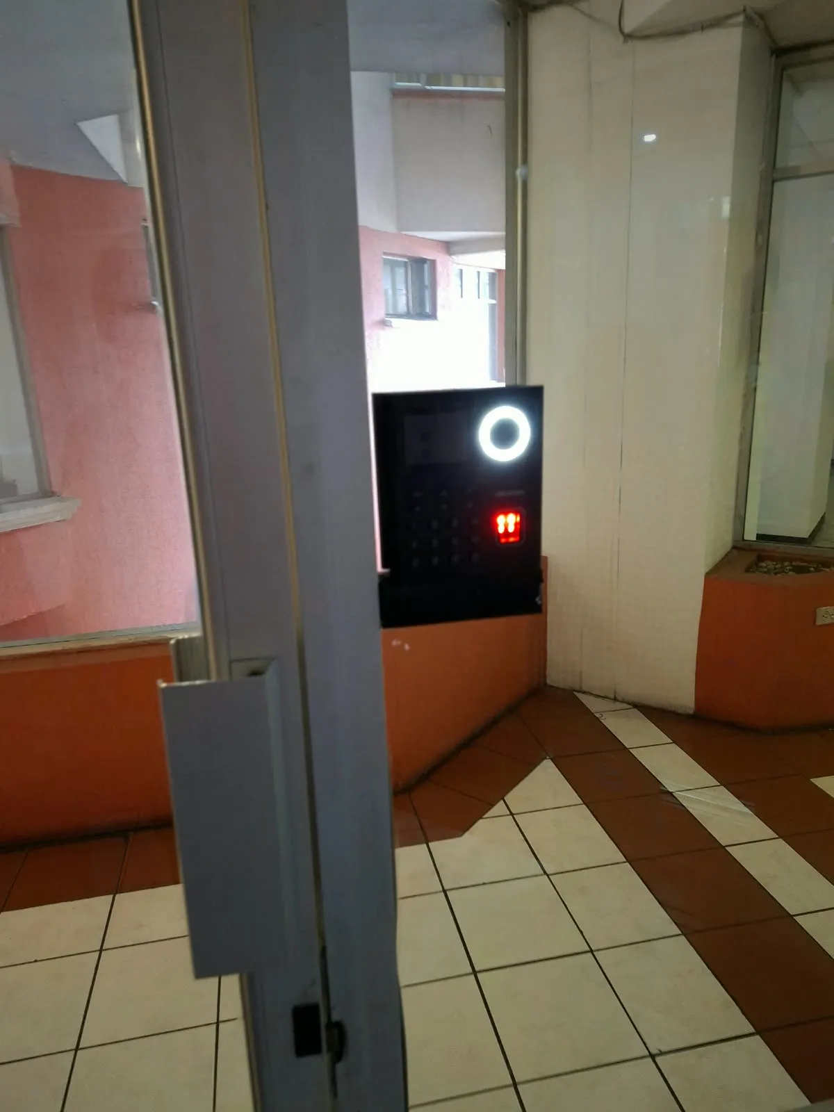 ¡DEPARTAMENTO EN VENTA EN EL NORTE DE QUITO! - 2