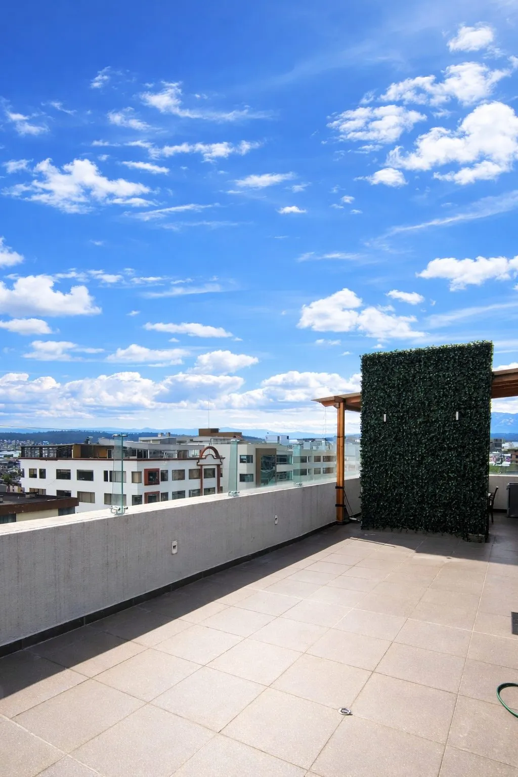 Penthouse en el Quito Tenis - Amplia terraza con BBQ, 3 dormitorios - 18