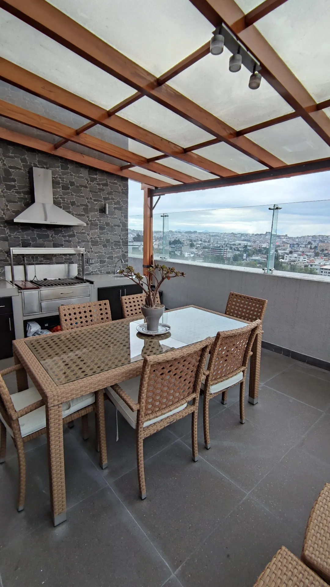 Penthouse en el Quito Tenis - Amplia terraza con BBQ, 3 dormitorios - 15