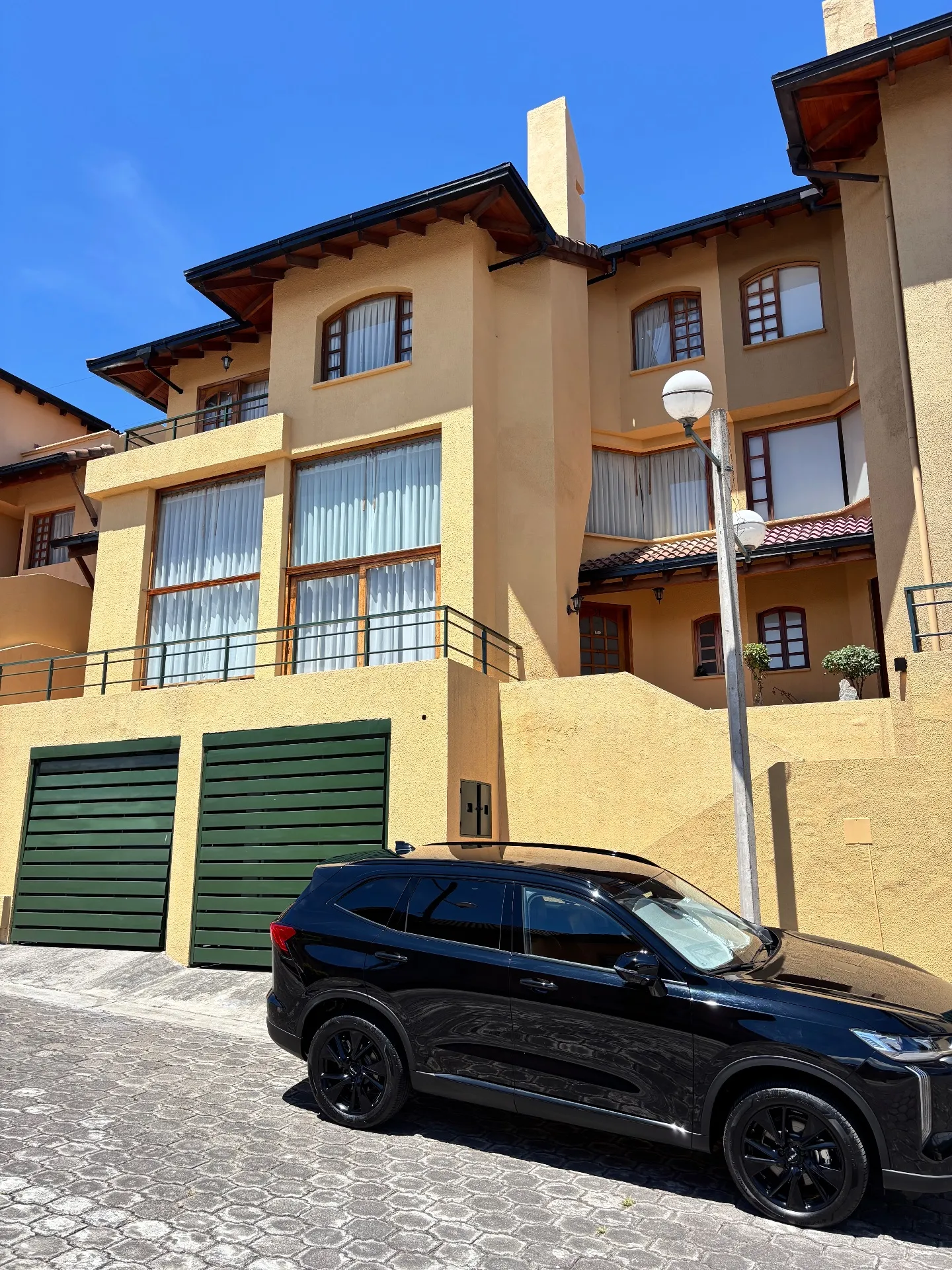 Casa en venta - La Armenia 1 (Valle de Los Chillos) - 1