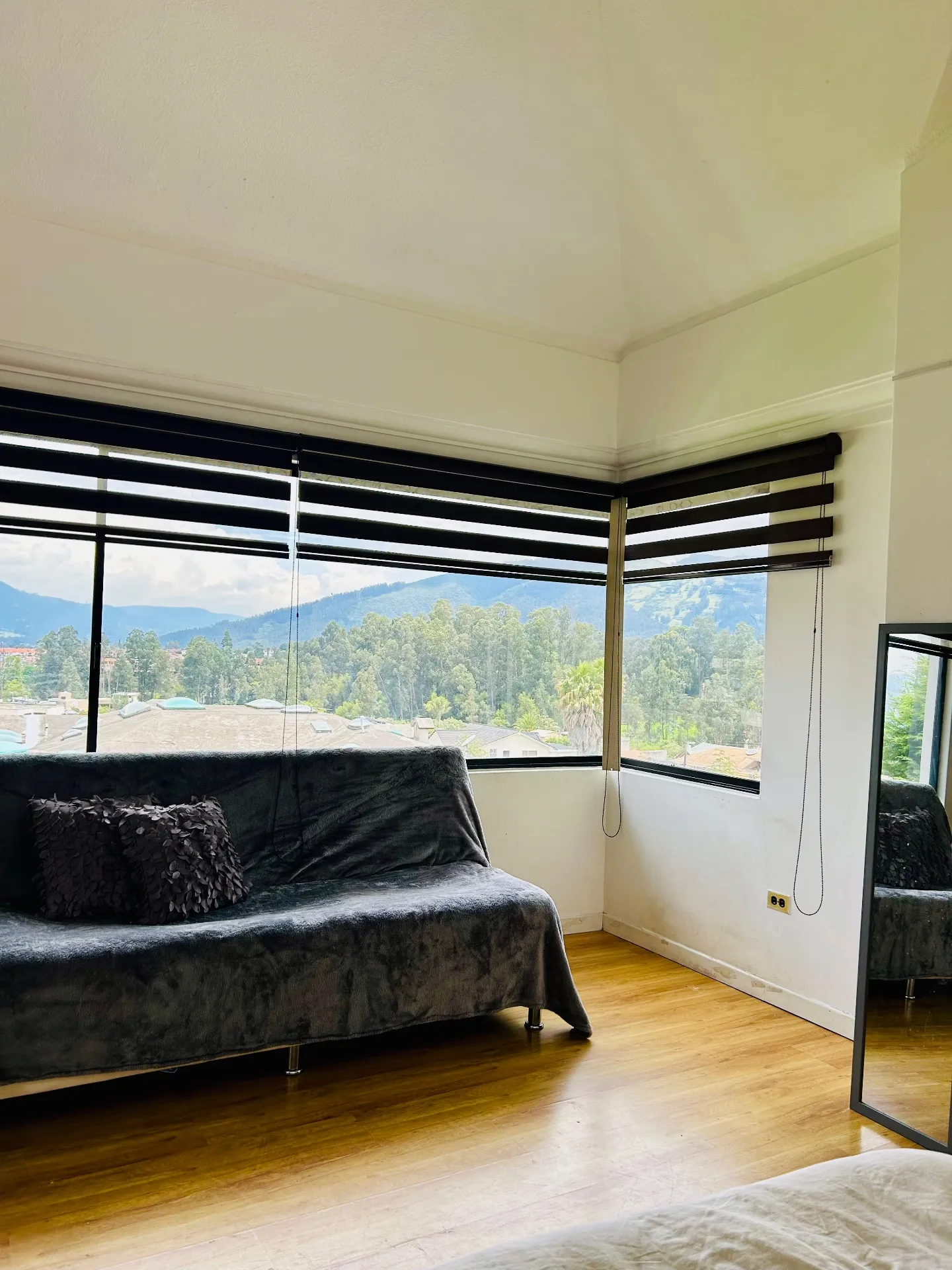 CASA EN VENTA EN URBANIZACIÓN LA COLINA ( frente a la universidad ESPE) VALLE DE LOS CHILLOS - 14