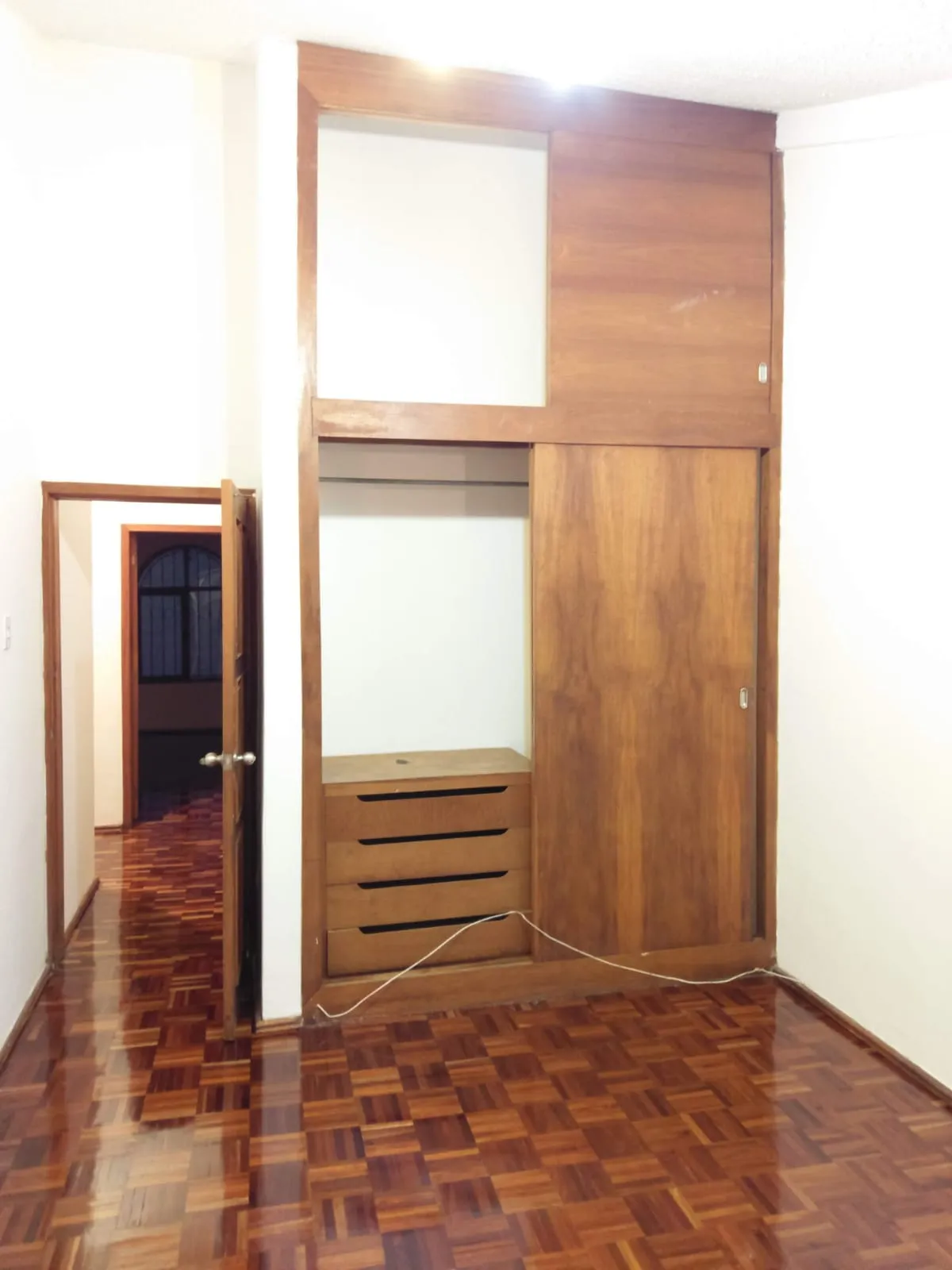 Excelente Oportunida de Inversión. Venta de Propiedad con Casa Duplex y 2 Departamentos. El Batán, Quito — foto 6