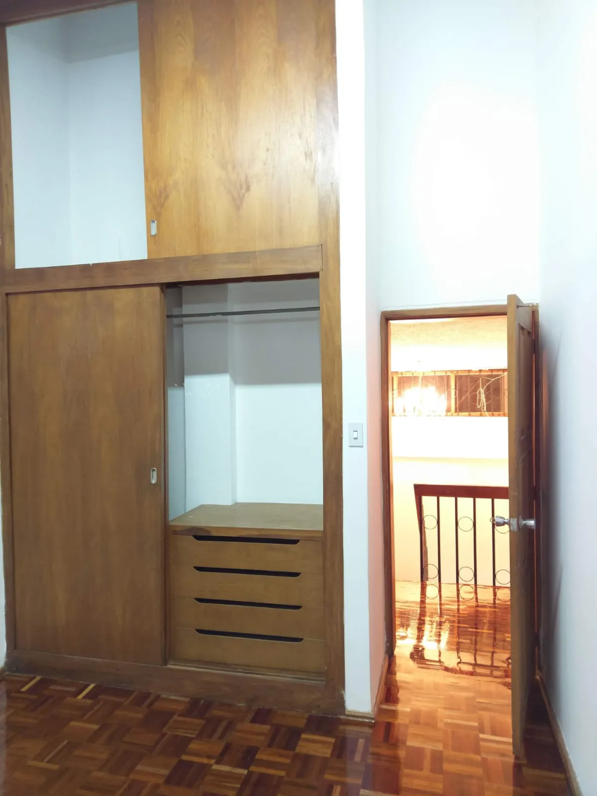 Excelente Oportunida de Inversión. Venta de Propiedad con Casa Duplex y 2 Departamentos. El Batán, Quito — foto 5